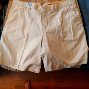 Tommy Bahama shorts size 42